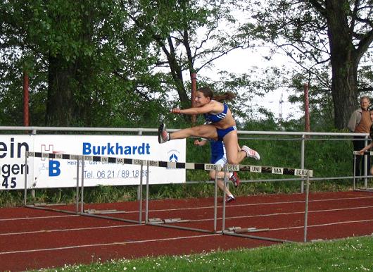 Christiane auf dem Weg zu neuem 60m H&uuml;rden Vereinsrekord